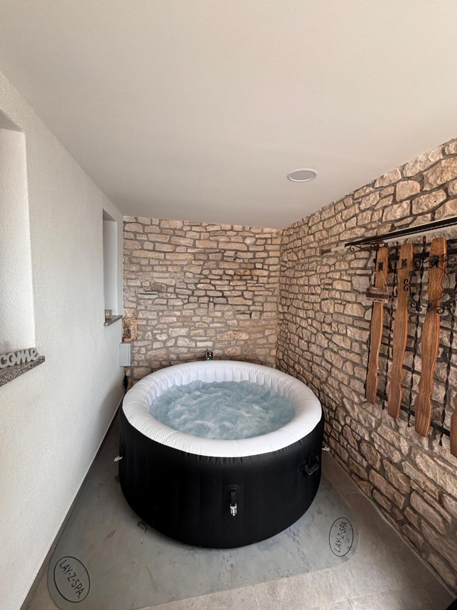 Amor, Flat With Private Hot Tub, Breathtaking Views And Free Parking In A Garage, Bookable Year Round, Also Take A Look At Our Flat Coccolina Rabac