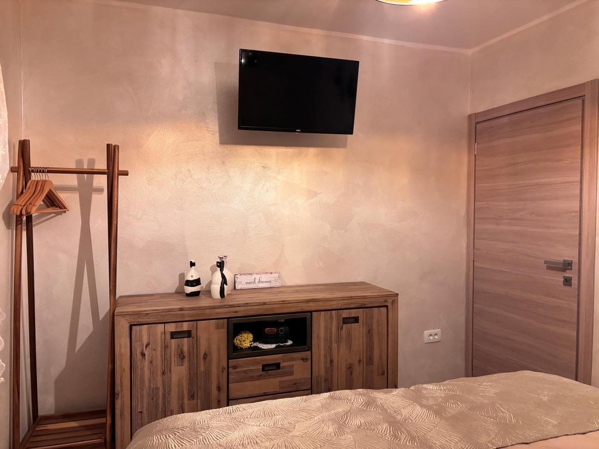 Apartmán Amor, Flat With Private Hot Tub, Breathtaking Views And Free Parking In A Garage, Bookable Year Round, Also Take A Look At Our Flat Coccolina