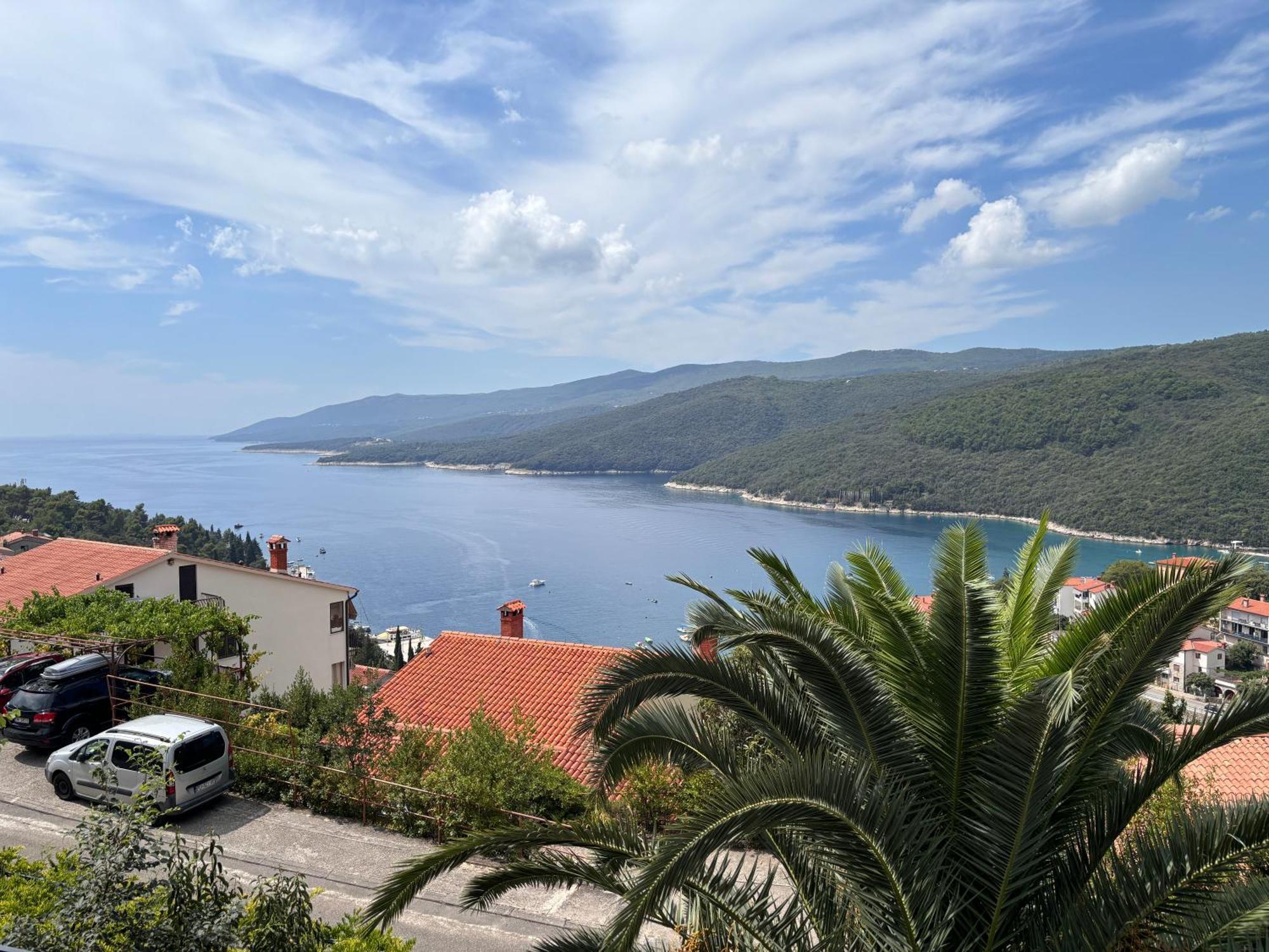 Apartmán Amor, Flat With Private Hot Tub, Breathtaking Views And Free Parking In A Garage, Bookable Year Round, Also Take A Look At Our Flat Coccolina Rabac