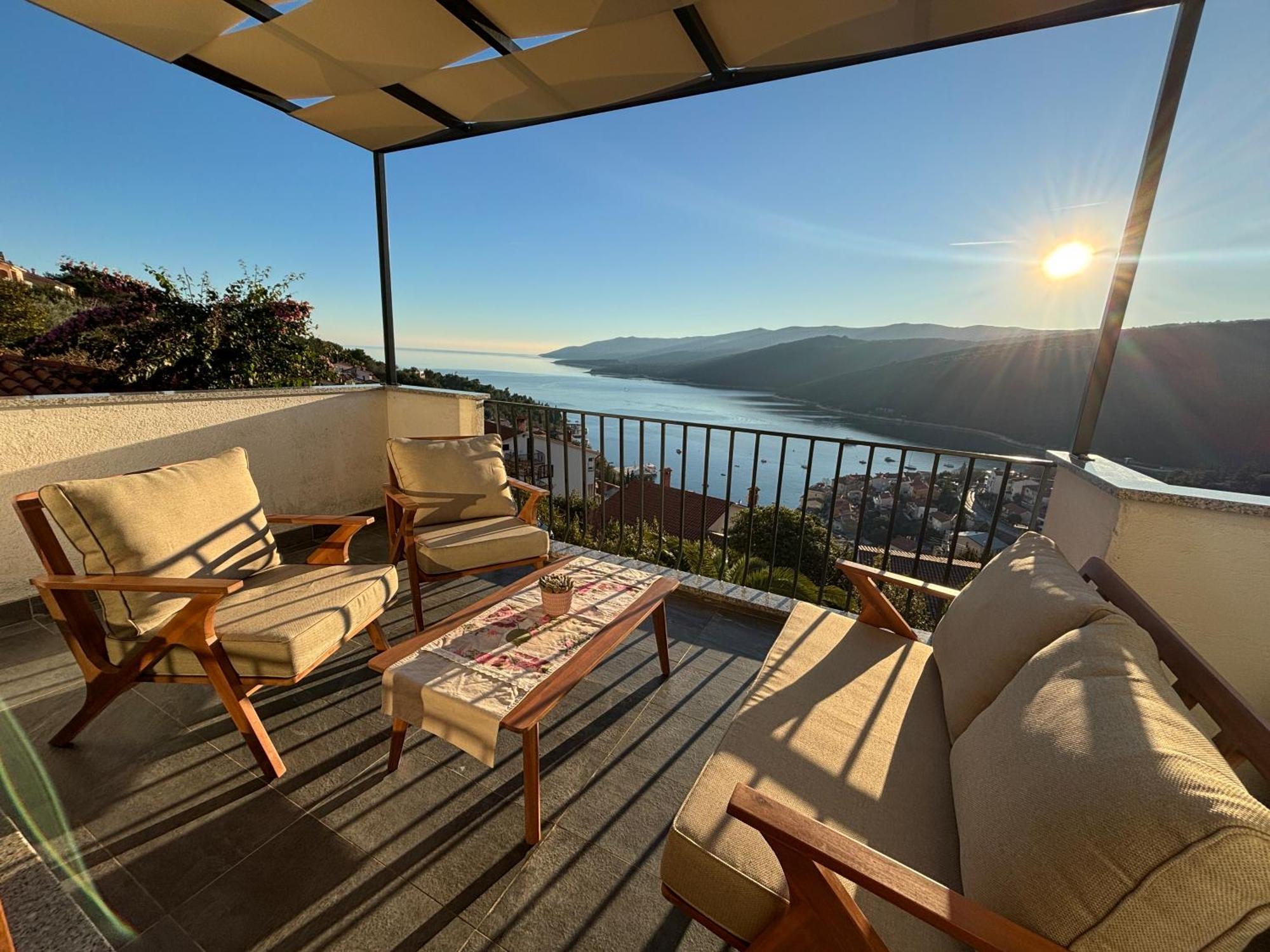 Apartmán Amor, Flat With Private Hot Tub, Breathtaking Views And Free Parking In A Garage, Bookable Year Round, Also Take A Look At Our Flat Coccolina